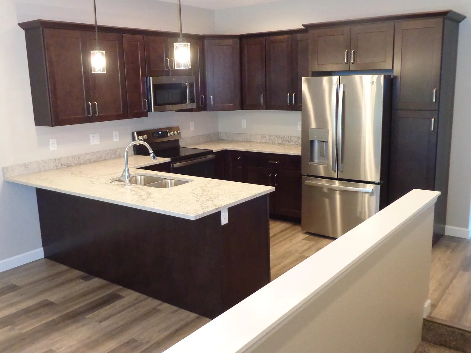 4 bed, 2260 sqft, $2,150 — Photo 2