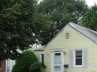 140 Ribbon St, Franklin Square, NY 11010