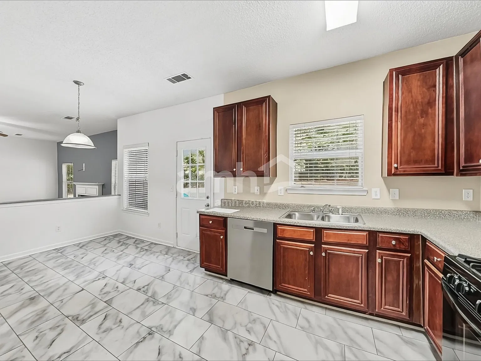 4 bed, 3.0 bath, 2791 sqft, $2,750 — Photo 3