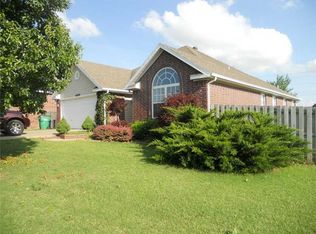 6899 Cutter Ct, Springdale, AR 72762