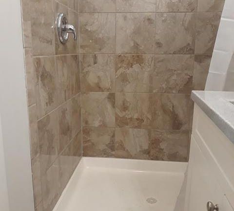 4th image of 2415 W Walton St #2R