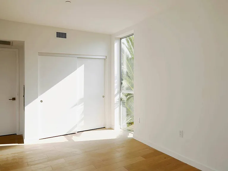 1048 Manzanita — Photo 10