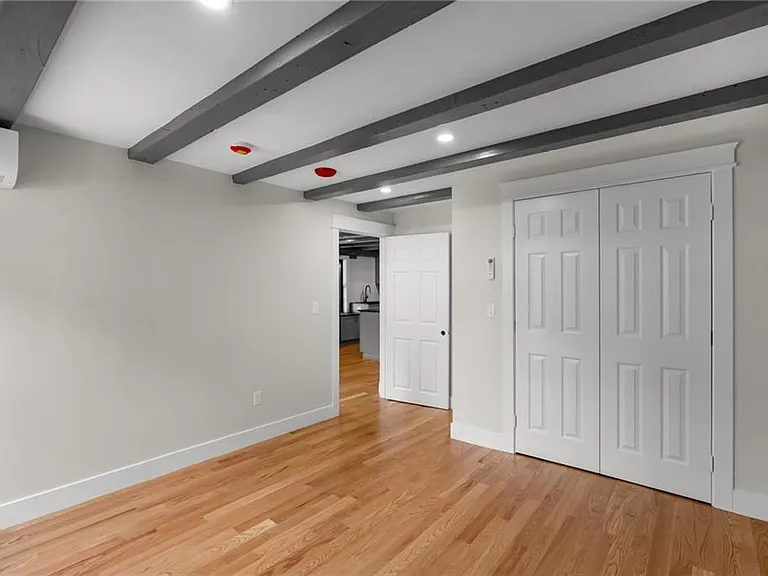 474 Thames St #1-R — Photo 10