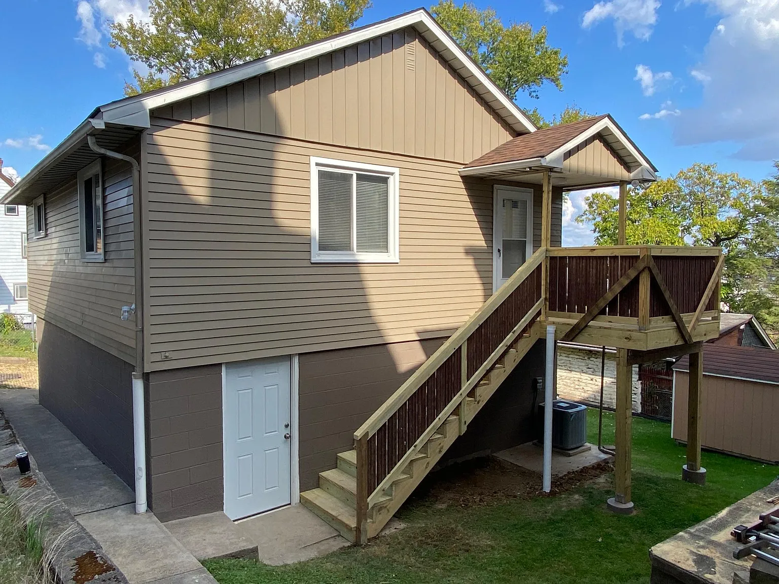 103 Onyx Ave — Photo 2