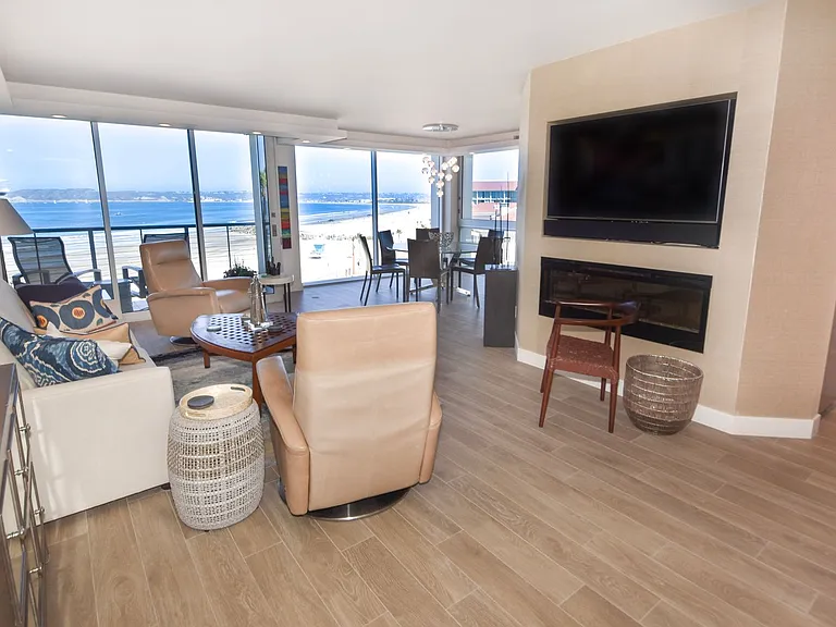 1720 Avenida Del Mundo #402 — Photo 1