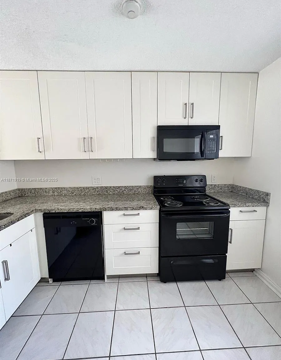 2 bed, 1100 sqft, $2,750 — Photo 2