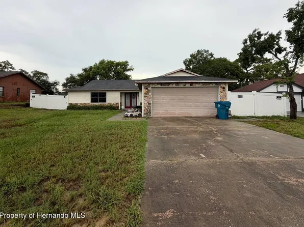 5485 Roble Ave, Spring Hill, FL 34608