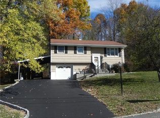 5 San Marcos Dr, Monroe, NY