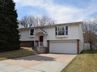 5311 Rosebriar Ct, Lincoln, NE 68516