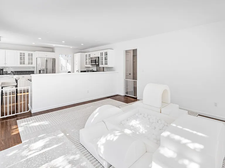 141 Harvest Ln — Photo 13