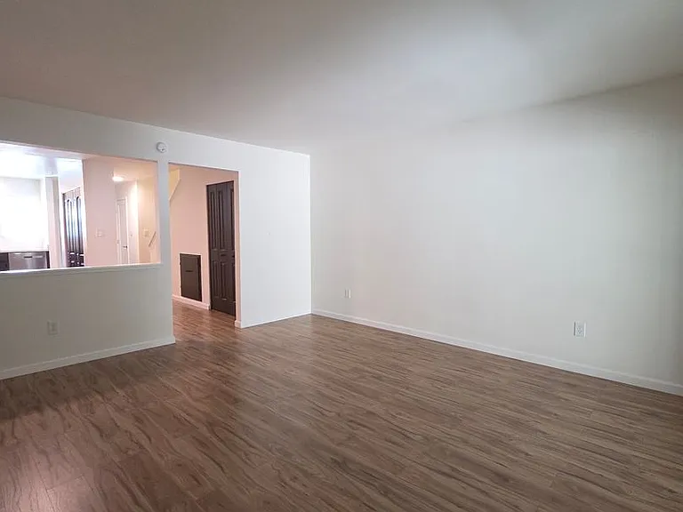 1918 Knolls Dr — Photo 11