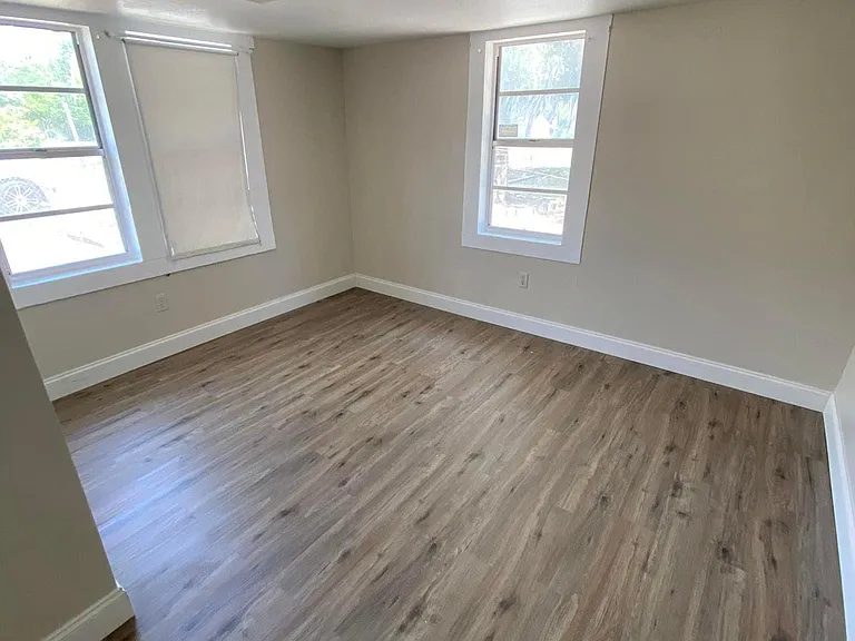 2155 Alamo Ave — Photo 3