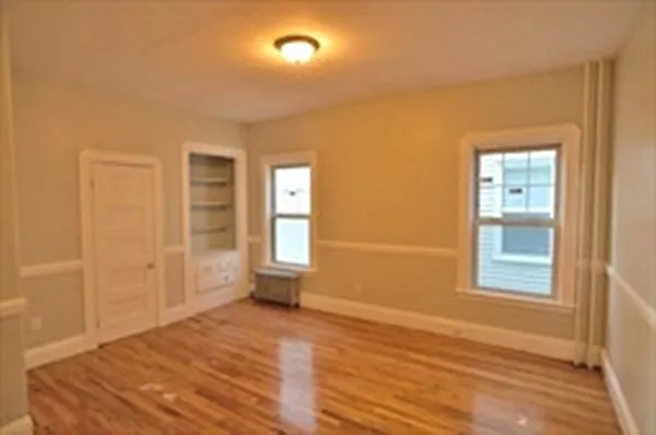 4 bed, 1.0 bath, 1500 sqft, $3,800 — Photo 3