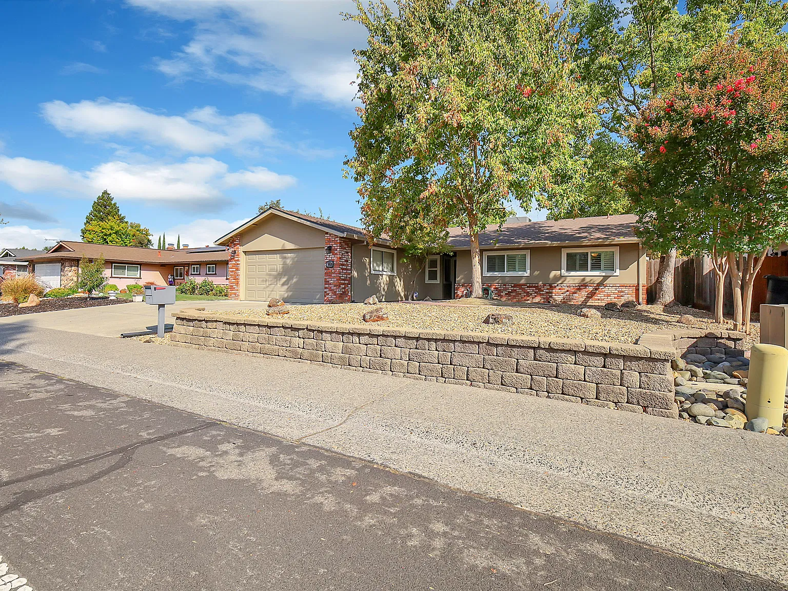 3 bed, 1400 sqft, $2,800 — Photo 4