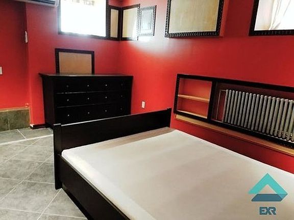 3rd image of 625 40th St APT 1