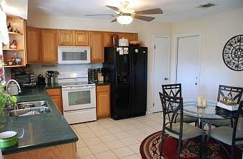 3rd image of 1327 Ashwood Dr
