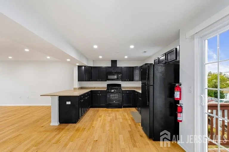 8 Alfred Ave — Photo 7