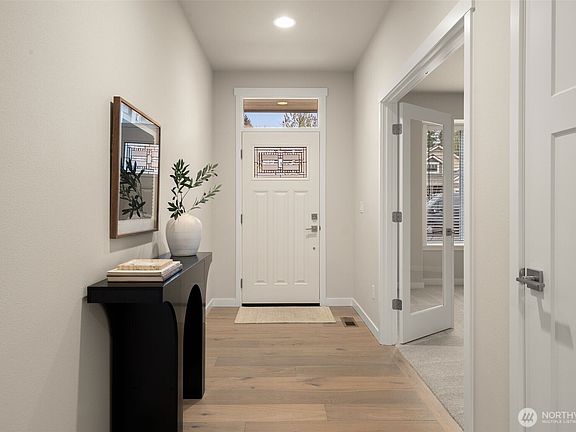 5th image of 9057 Wyatt Loop SE