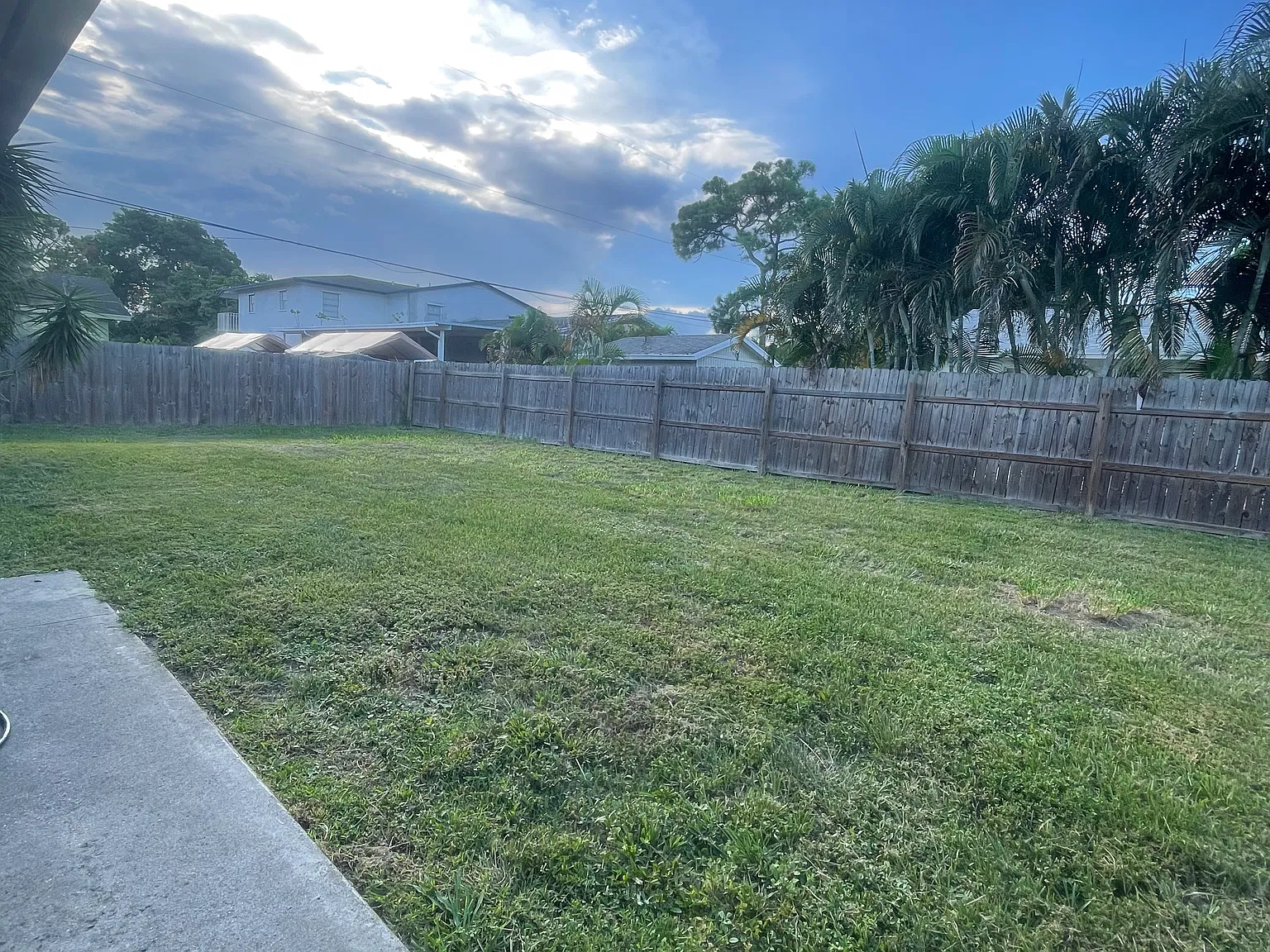 1537 Barbarie Ln — Photo 1