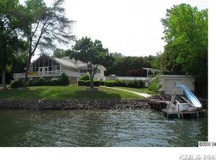 201 Twin Coves Ln, Lake Wylie, SC 29710