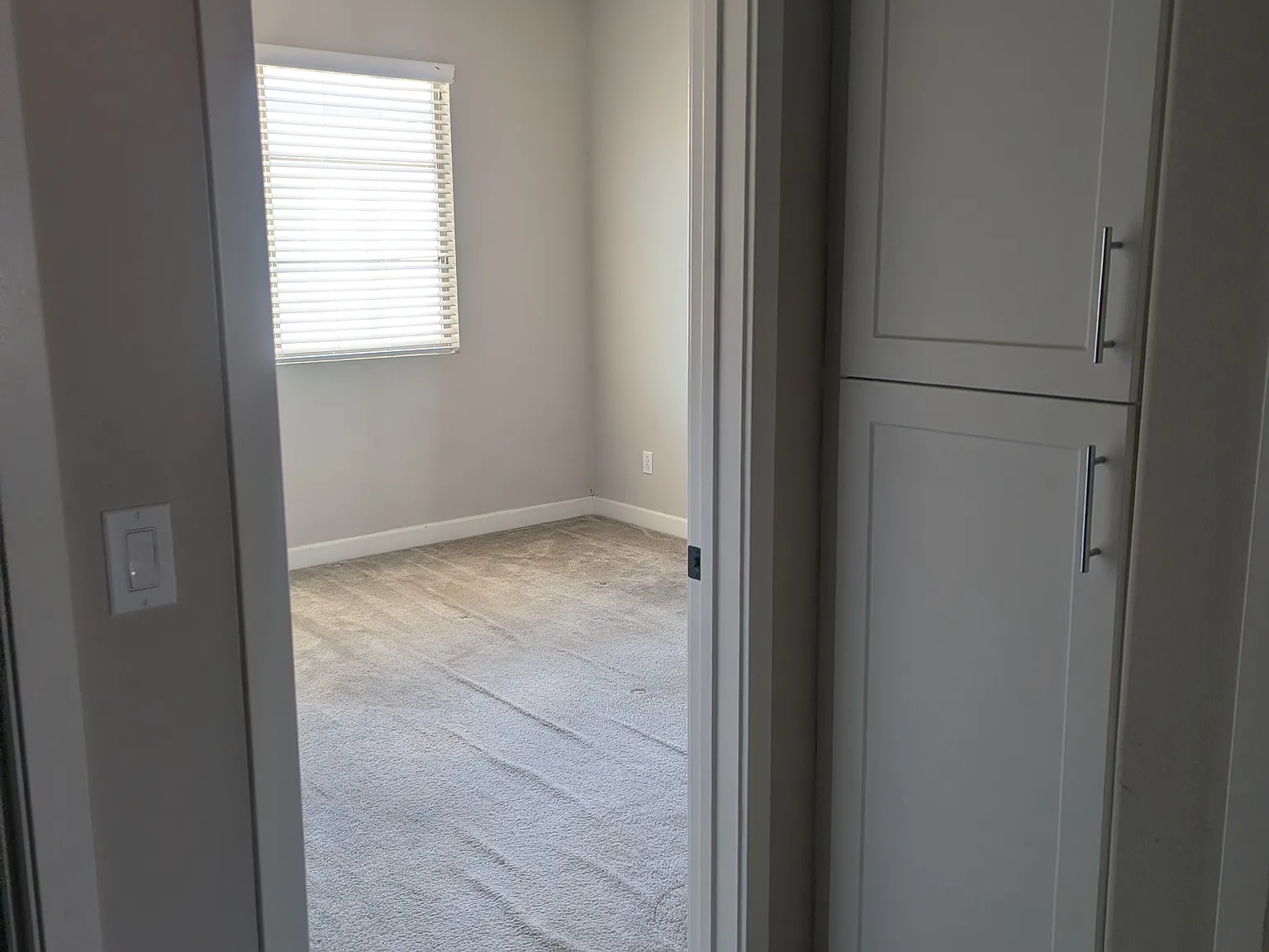4 bed, 1977 sqft, $1,200 — Photo 2
