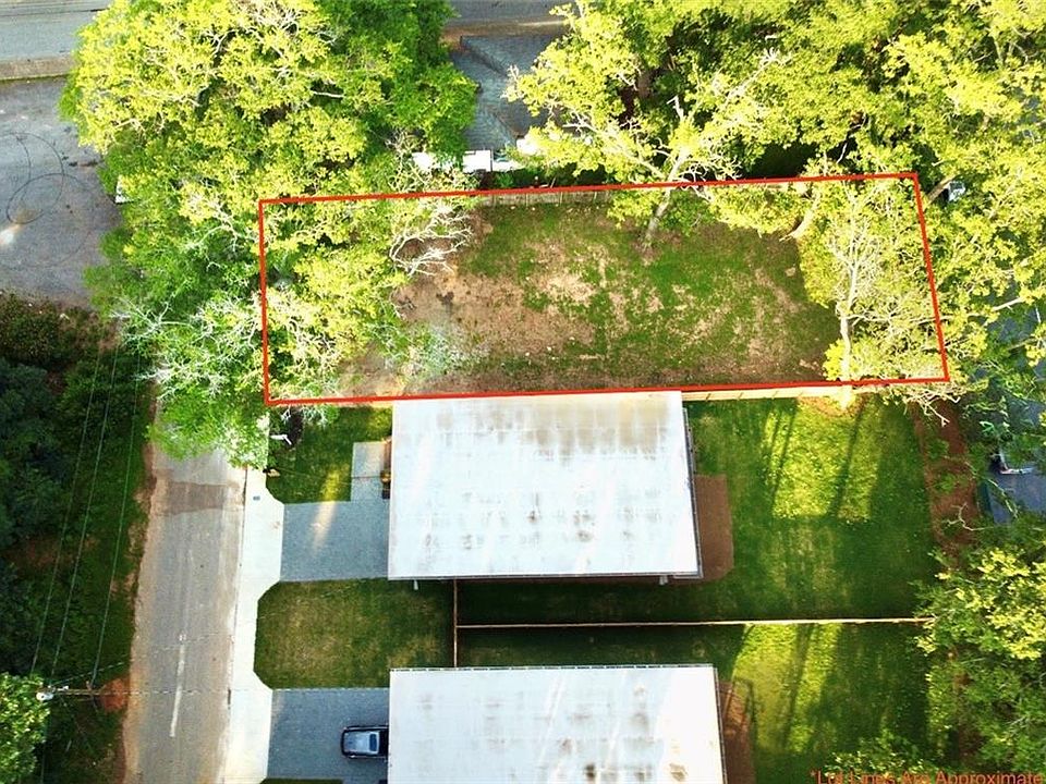 2nd image of 1306 Pine Ave
