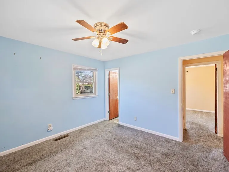 904 Beverly Dr — Photo 14
