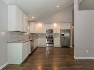 2919 Falcon Ave, Medford, NY 11763