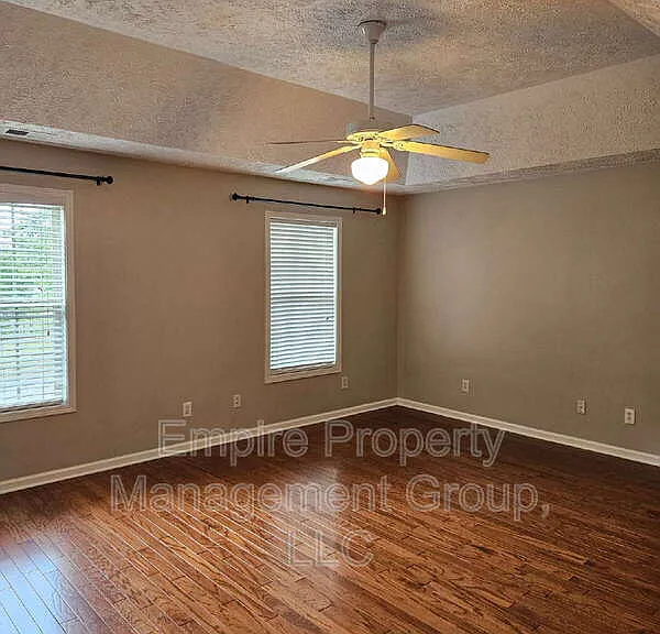 202 Castlebury Dr — Photo 10