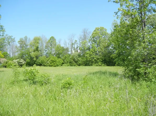 27 Priscilla Ln, Rouses Pt, NY 12979