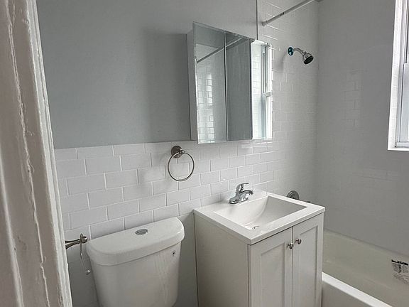 4th image of 109 67th St APT 32
