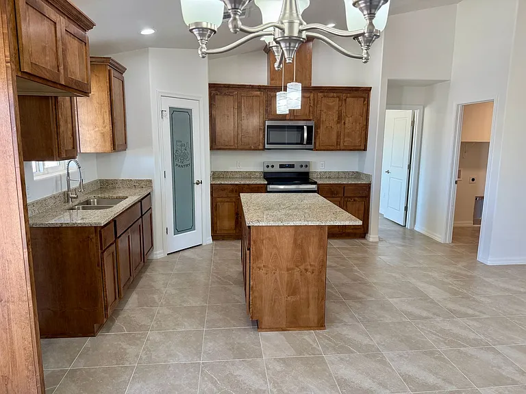10857 Silver Spur Dr — Photo 8