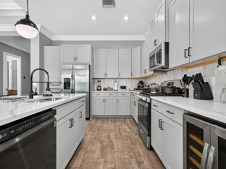 15660 Goldfinch Cir — Photo 11