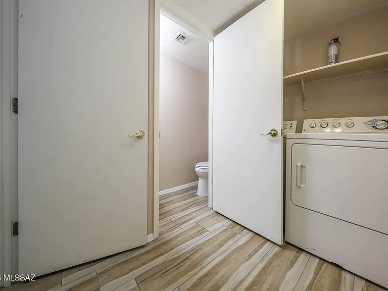 2416 W Chris Oliver Way — Photo 9