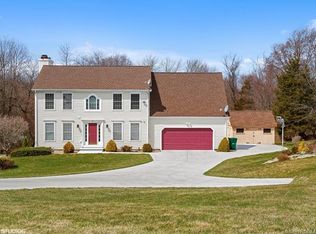 17 Bergendahl Dr, Griswold, CT 06351