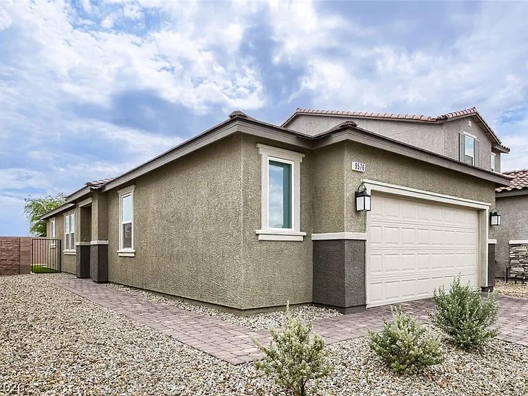 9576 Marsh Aster St — Photo 2