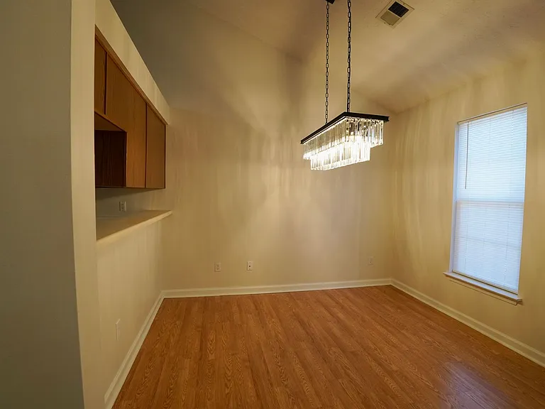 131 Lake Chateau Dr — Photo 5