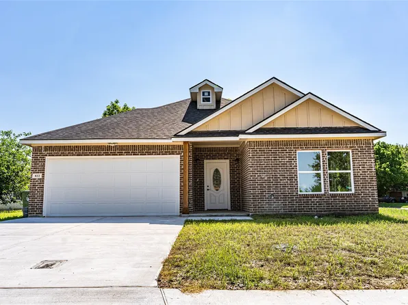 822 Vernon Ct, Sanger, TX 76266