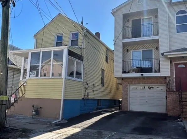 218 Geneva St, Elizabeth City, NJ 07206
