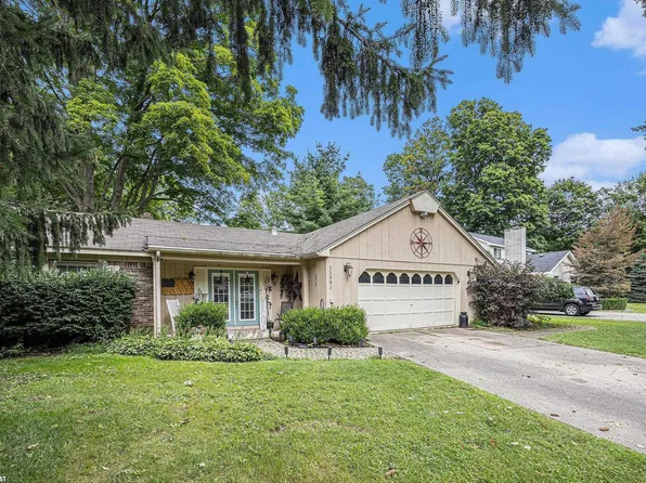 11501 Rhode Dr, Shelby Township, MI 48317