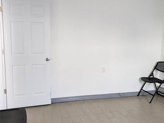 5th image of 226 Beach 98 St