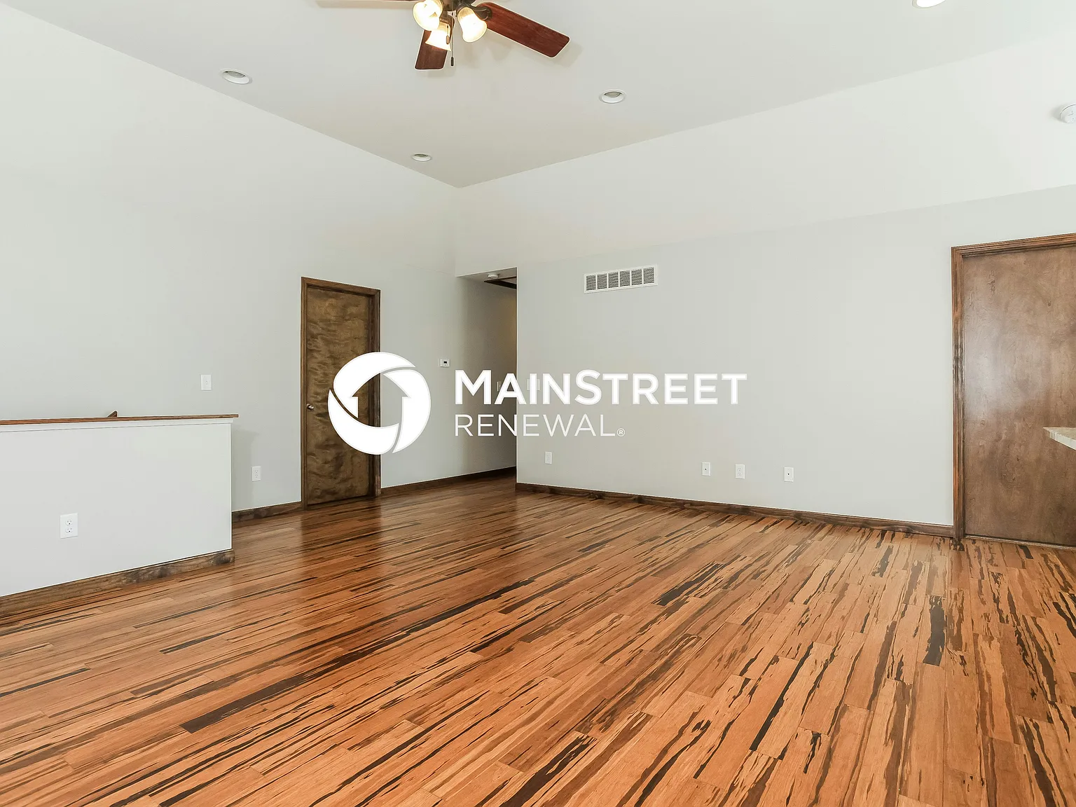210 Frank St — Photo 4