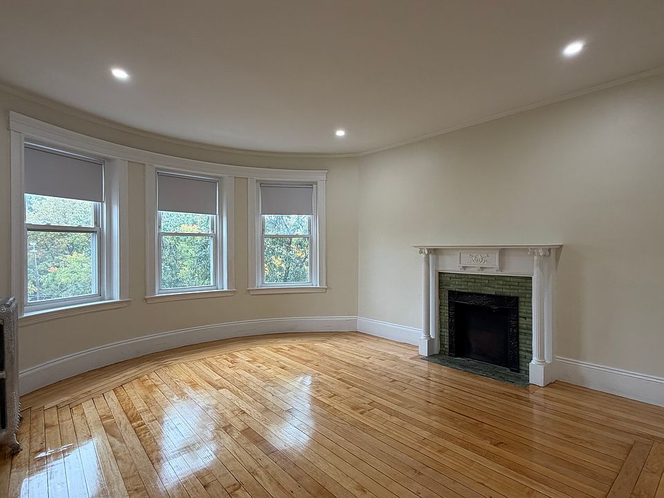 1st image of 1824 Beacon St APT 7