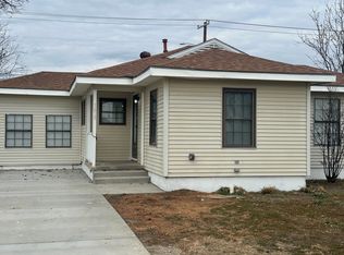 1613 SE 18th St, Mineral Wells, TX 76067