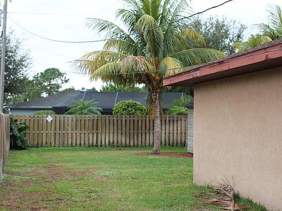 5th image of 2452 SE Gilbert Ave