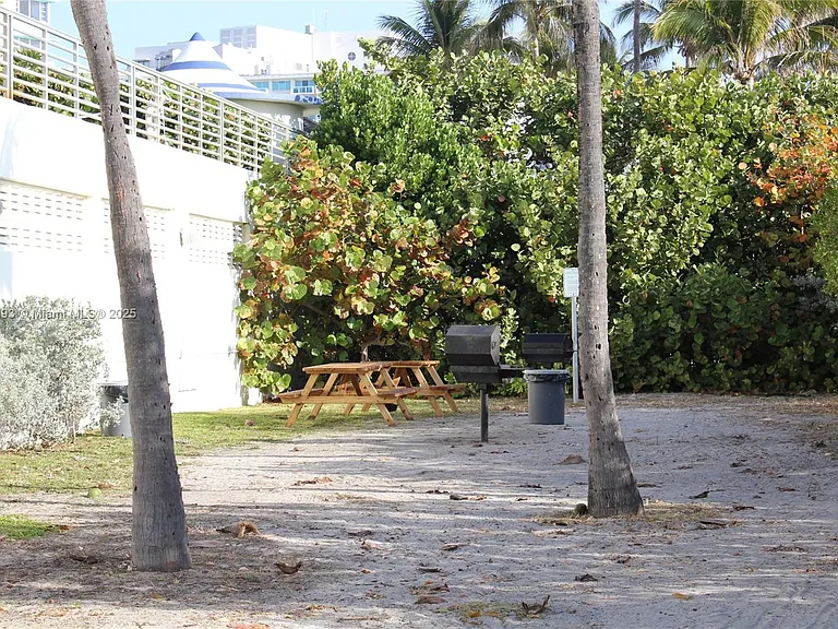 5151 Collins Ave #924 — Photo 42