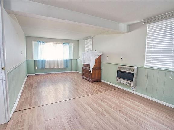 5th image of 219 Roseann Ave