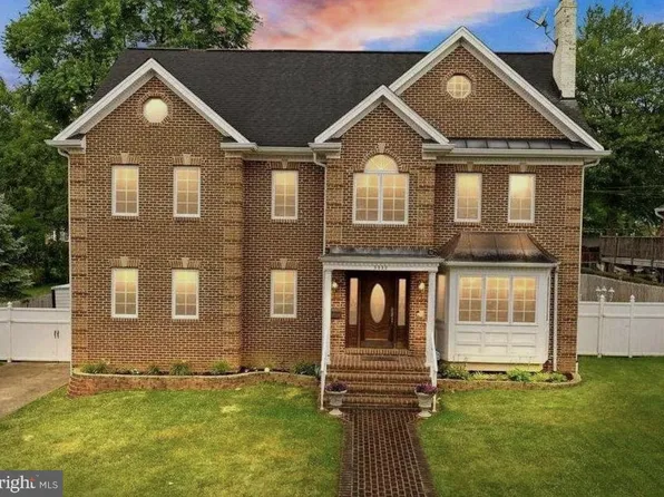 3332 Freedom Pl, Falls Church, VA 22041