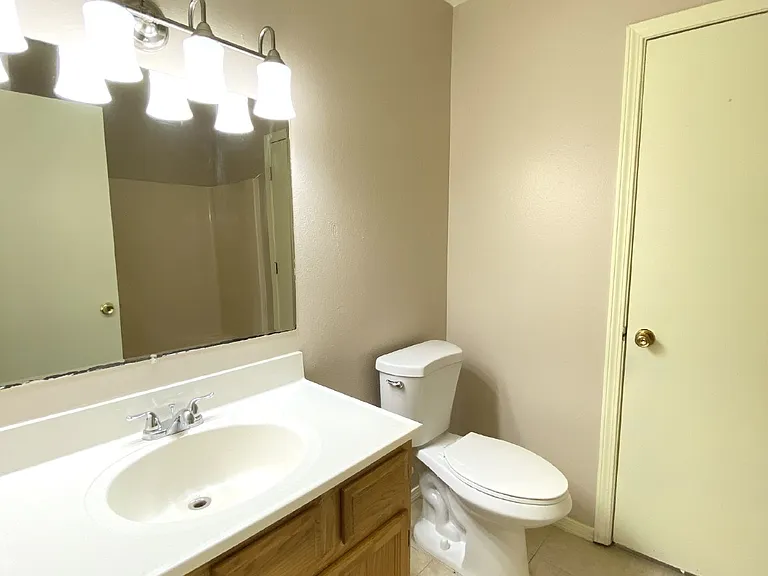 2 bed, 1.0 bath, 900 sqft, $1,195 — Photo 7