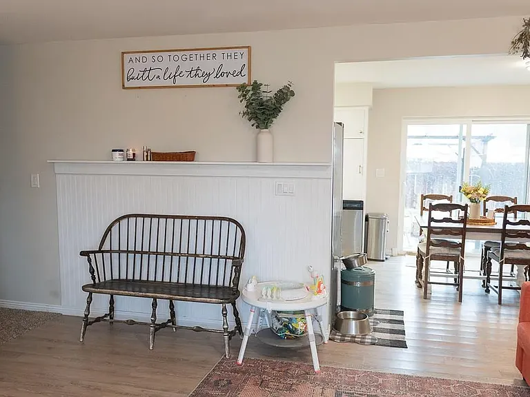 1110 Phelps Cir — Photo 15